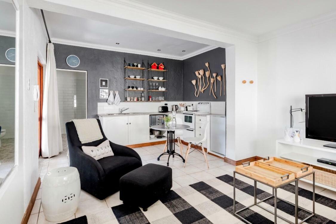 Bella B'S Bed & Breakfast โจฮันเนสเบิร์ก ภายนอก รูปภาพ